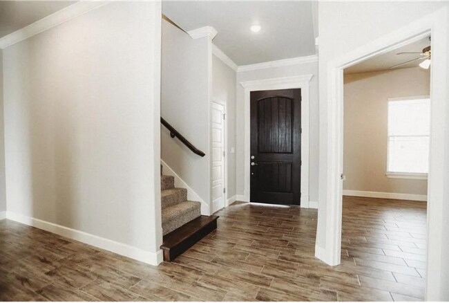 Building Photo - 1411 Sweetbriar Way