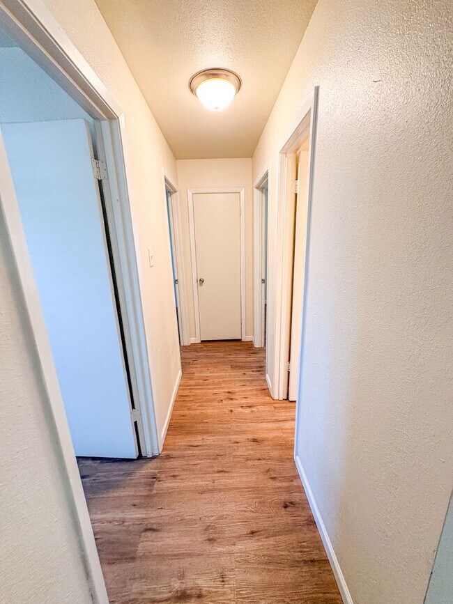 Building Photo - 2508 Hidden Hill Dr