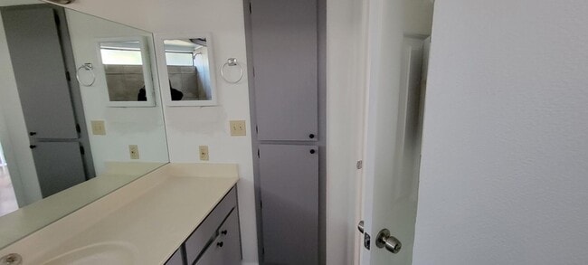 Building Photo - East Side 2 Story Condo Available Now!