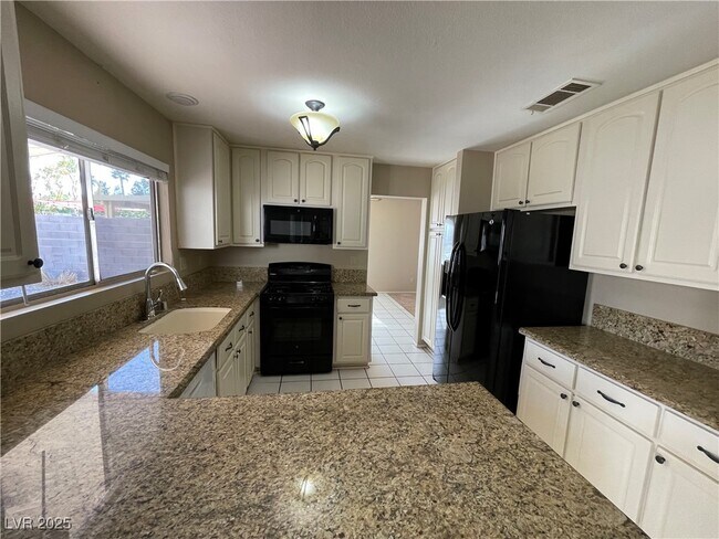Building Photo - 2525 Wolverton Ave