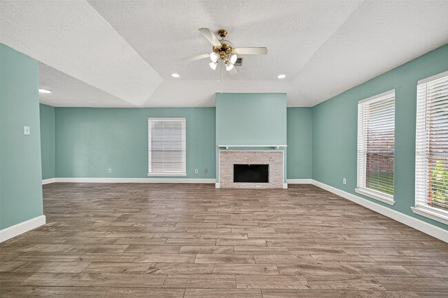 Building Photo - 7111 Tara Dr