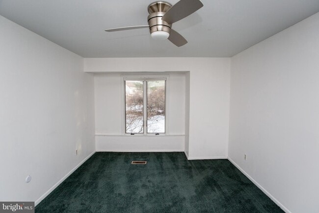 Building Photo - 17 Eden Roc