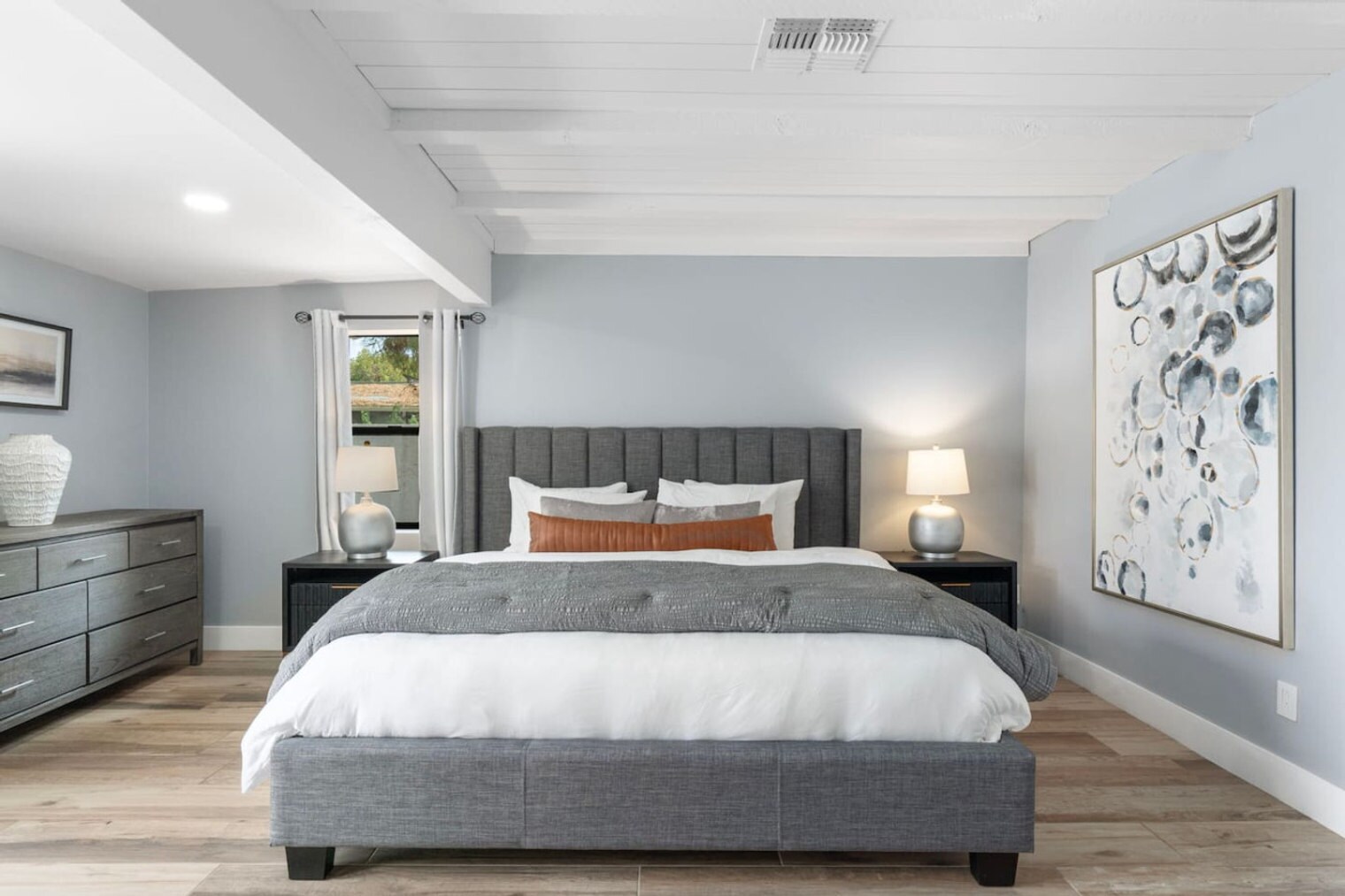 Building Photo - 1010 E Sorenson Cir