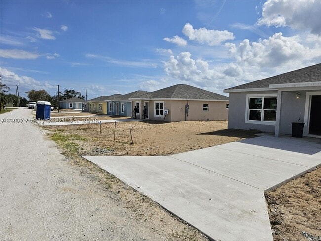 Building Photo - 1211 Ramona Ave