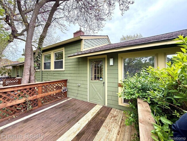 Building Photo - 2824 Whitewood St