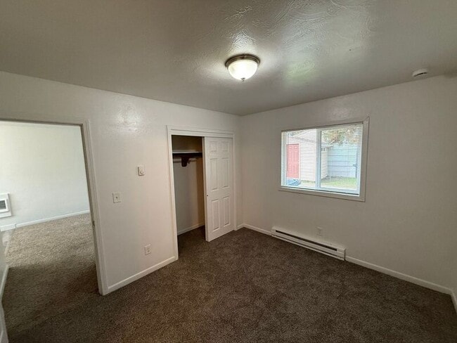 Building Photo - 1566 Bellevue St SE