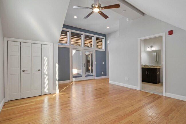 Building Photo - 303 Islington St