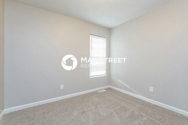 Building Photo - 4 Bedroom Pet-Friendly Home in Selma, NC w...
