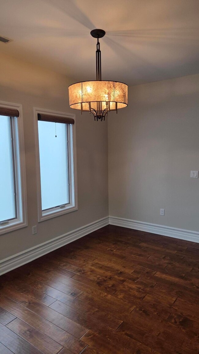 Building Photo - 934 W Huron St