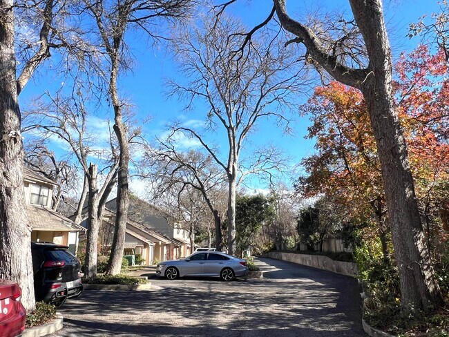 Building Photo - Two Stories, 2 Bedrooms 1.5 Baths Condo for Rent in Central Austin, Downtown, S Lamar and Hwy 290