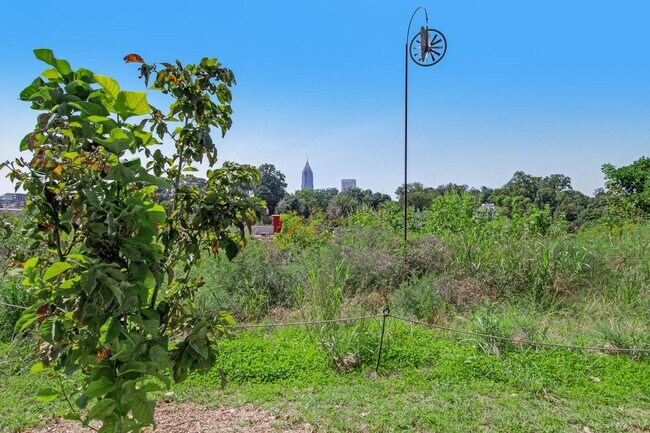 Building Photo - 3 bdrm, 3.5 bath Townhome on the Beltline in Grant Park!