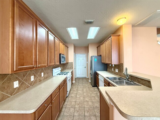 Building Photo - 12414 Jasmine Brook Ln
