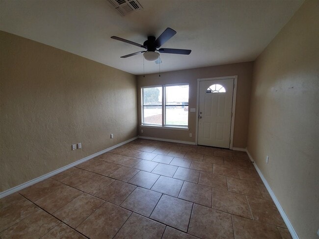 Building Photo - 2611 NW Pollard Ave