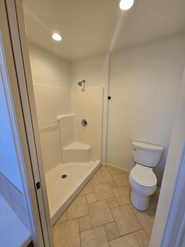 Building Photo - STATUS: PENDING APPLICATION-  | R17 | $ 2995