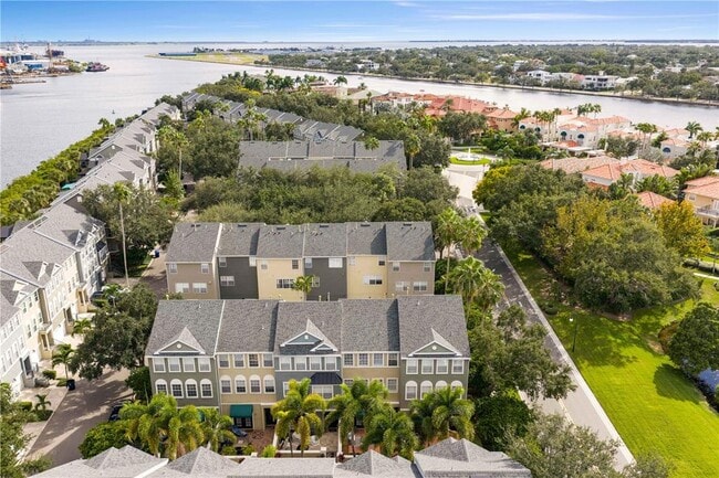 Building Photo - 1427 Harbour Walk Dr