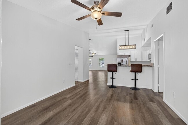 Building Photo - 5058 Canal Cir E