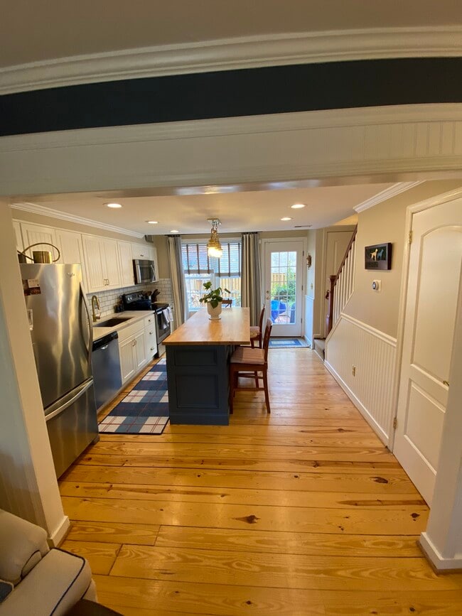 Kitchen - 145 W Hill St