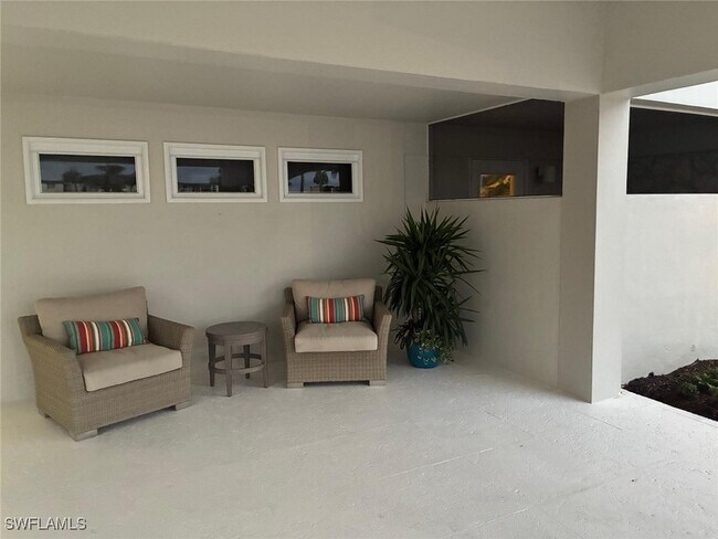 Building Photo - 1977 Gulf Shore Blvd N