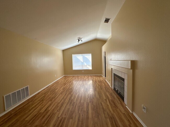 Building Photo - CAA4