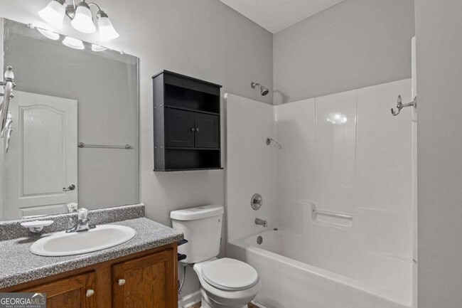 Building Photo - 935 City Park Dr