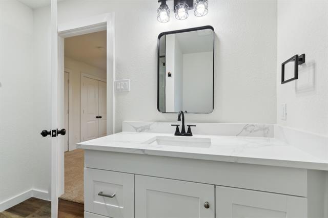 Building Photo - 740 Davis Dr