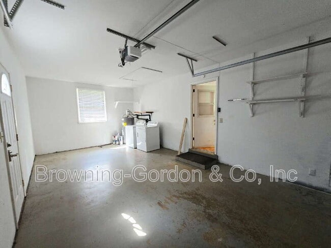 Building Photo - 6468 Thunderbird Dr