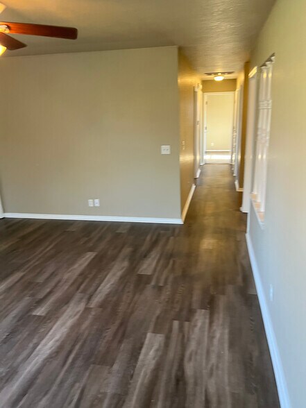 Building Photo - 1031 Carlisle Cir