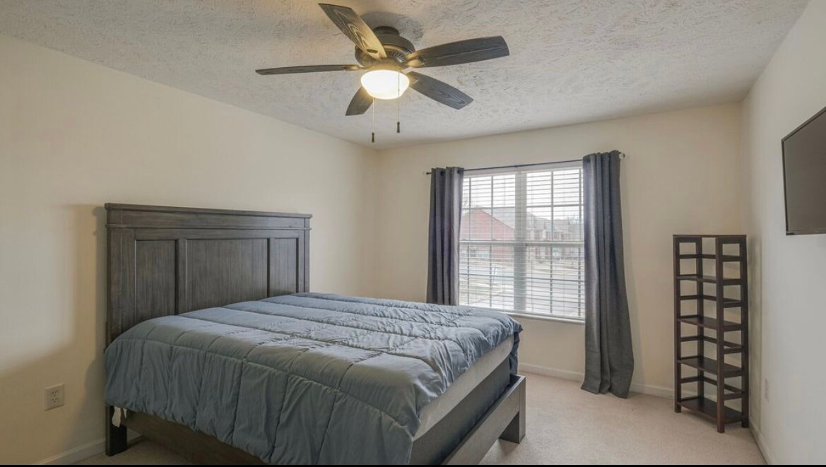 Building Photo - 8308 Oak Knoll Dr
