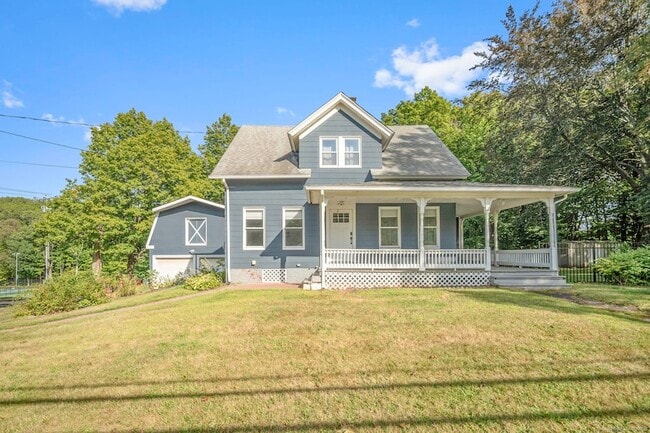 Primary Photo - 884 Highland Ave