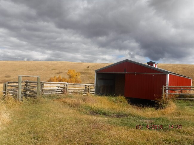 Building Photo - Gorgeous Home on 20 Acres- Horses Welcome!