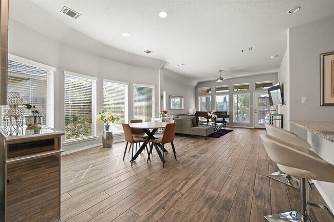 Building Photo - 373 Lacey Oak Lp
