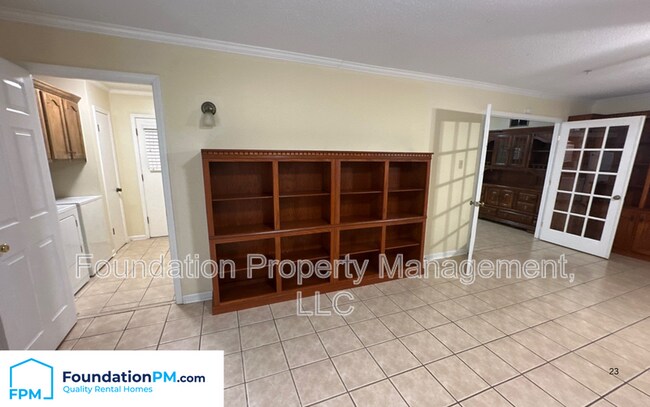 Building Photo - 2621 Derbyshire Ave