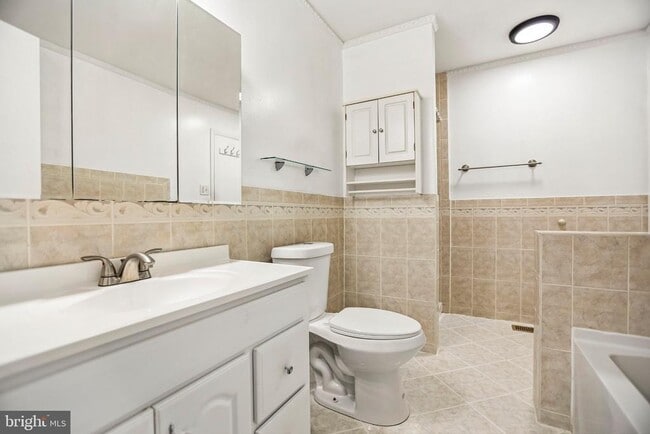 Building Photo - 6914 Alex Ct