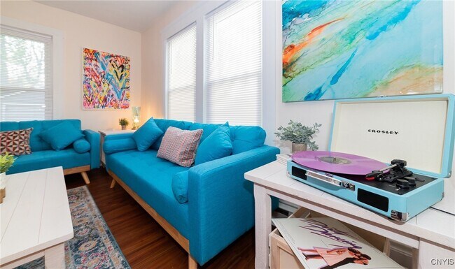 Building Photo - 312 Hall Ave