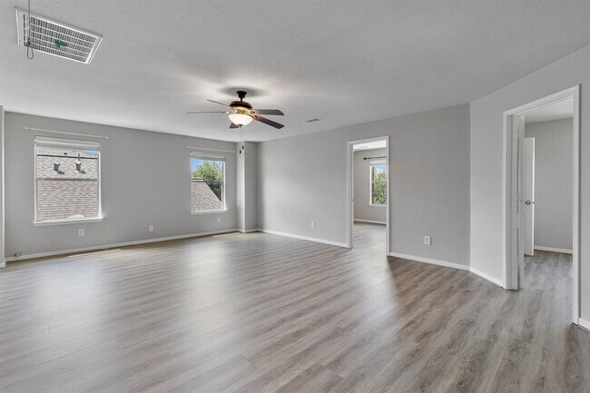 Building Photo - 2721 Sandberry Dr