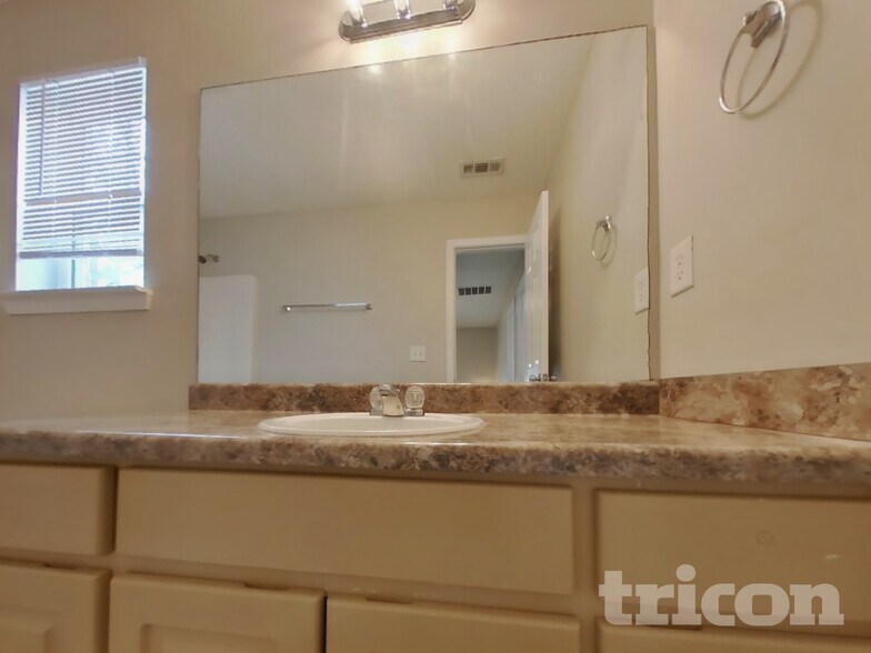 Building Photo - 455 Thistle Cove