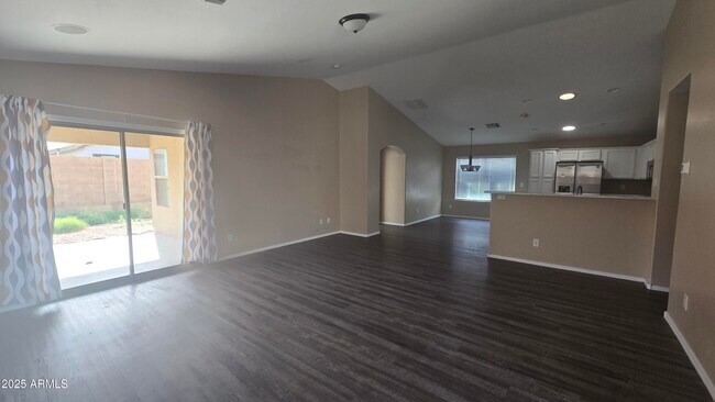 Building Photo - 355 W Holstein Trail