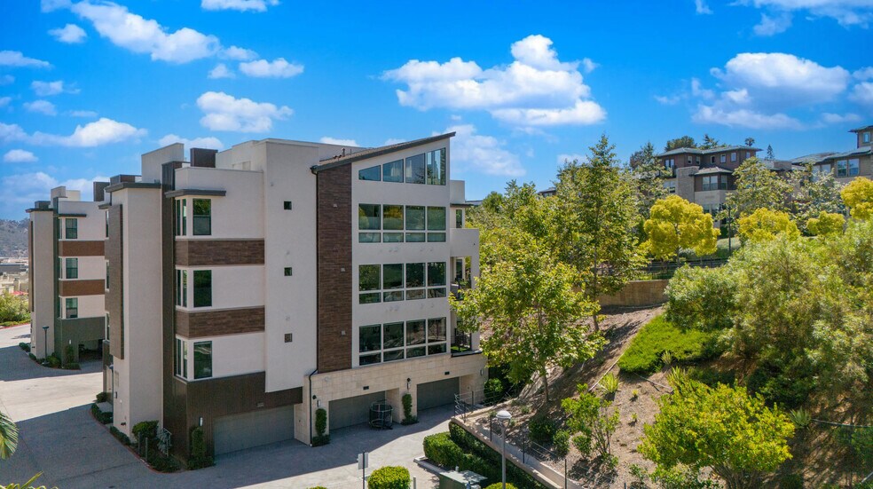 Building Photo - 8570 Aspect Dr
