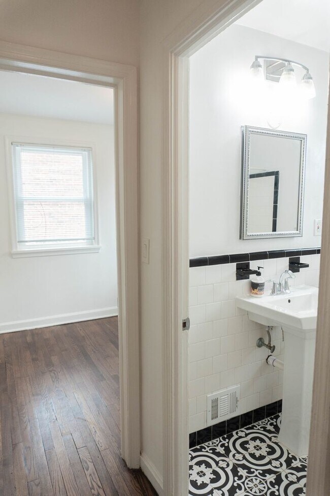 Building Photo - Charming 2BR Home in Lily Ponds NE DC – Ac...