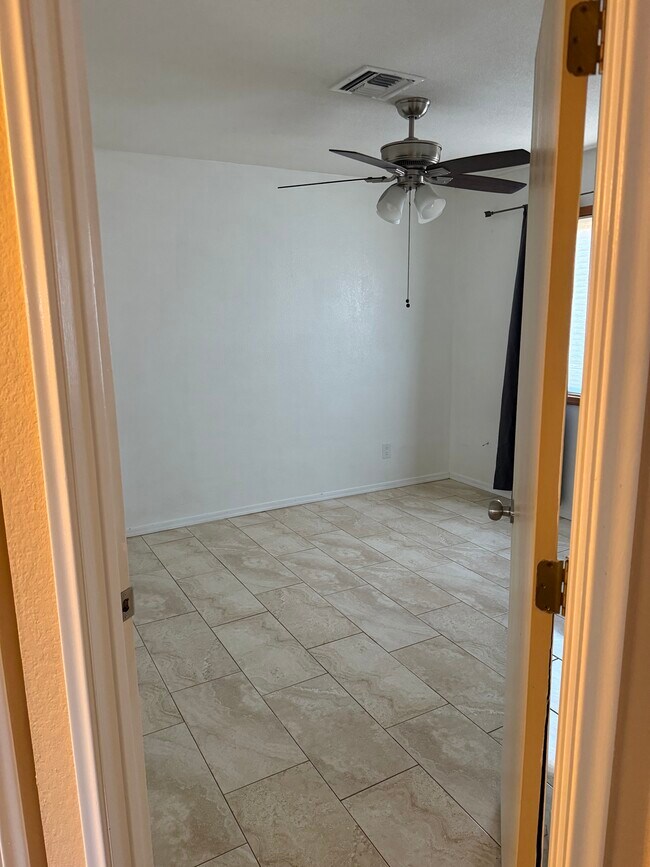 Building Photo - 7940 E Constant Pl