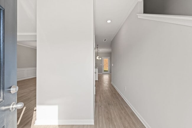 Building Photo - North Paulding High School - 4 bedrooms/2....