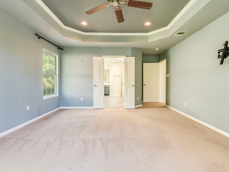 Building Photo - 6911 Gentle Oak Dr