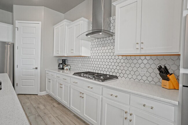 Building Photo - 13432 Emerald Rose Ct