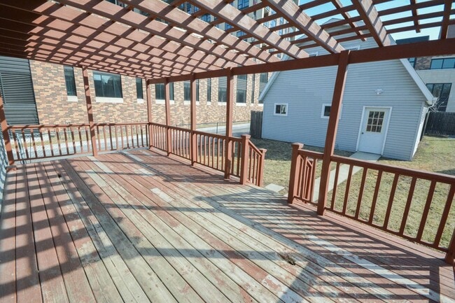 Building Photo - Gorgeous home located just 1 block from St...