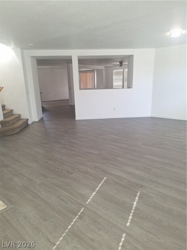 Building Photo - 304 Raptors View Ave