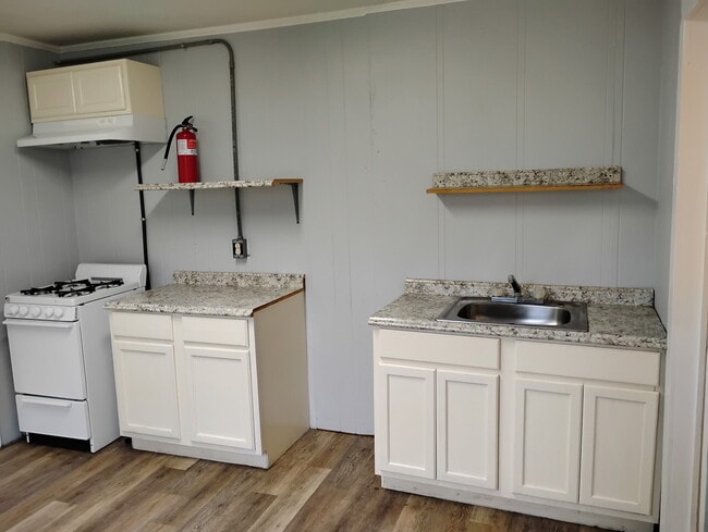 Building Photo - 1304 Southern Ave