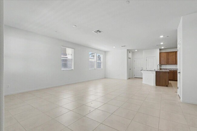 Building Photo - 72 Hornbeck Ln