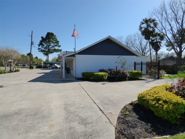 Building Photo - 4832 FM 2218 Rd