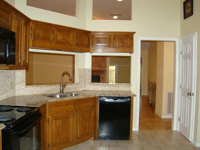 Building Photo - 3101 Cutaway Cove