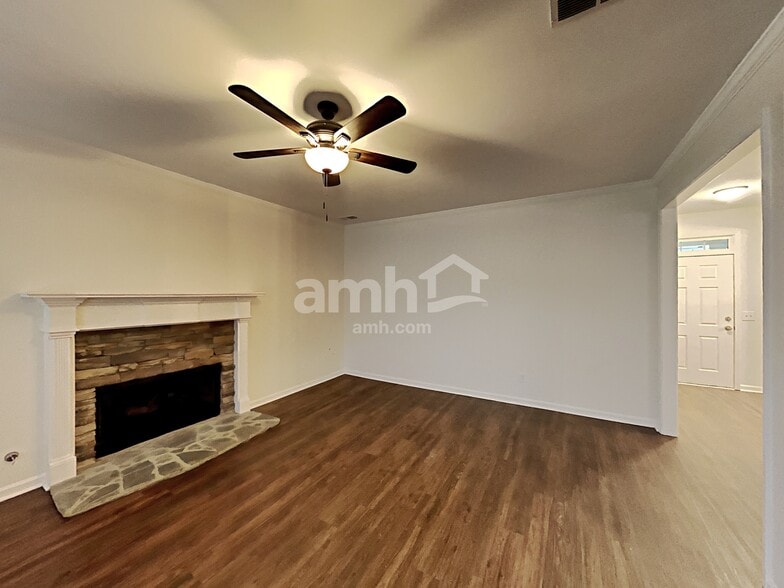 Building Photo - 503 Oriole Farm Trail